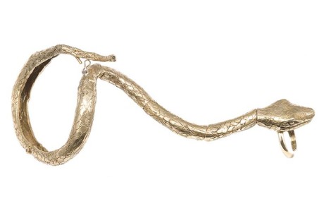 Création Bernard Delettrez, Bracelet bague serpent en bronze.